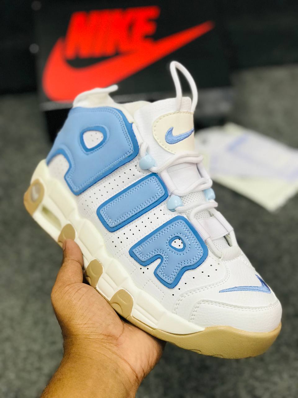 WMNS NIKE AIR MORE UPTEMPO