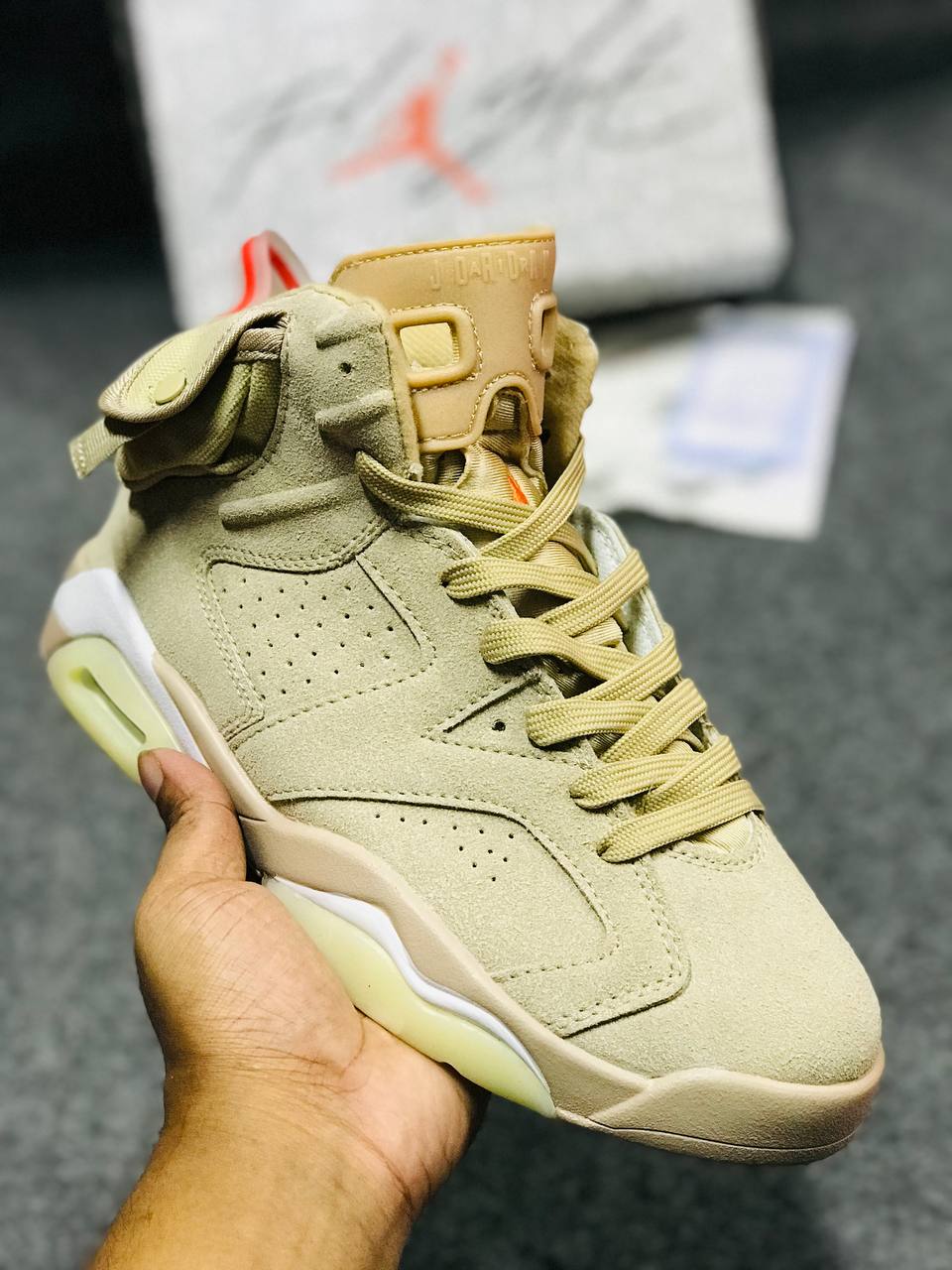 Jordan 6 Travis Scott