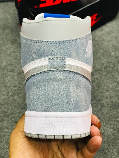 AIR JORDAN 1 RETRO HIGH OG 'HYPER ROYAL'_img_1