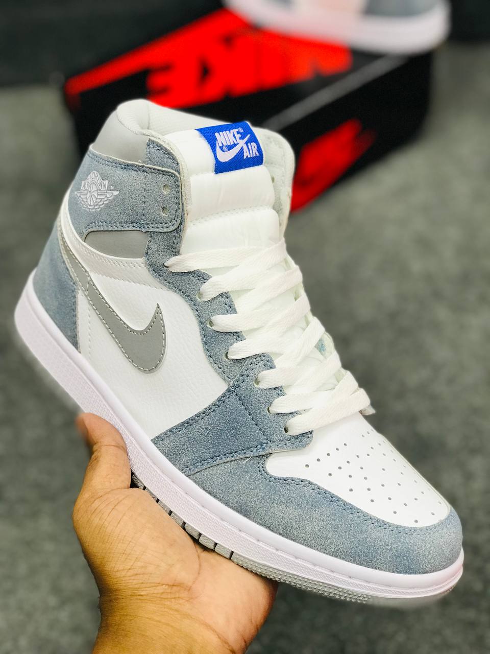 AIR JORDAN 1 RETRO HIGH OG 'HYPER ROYAL'