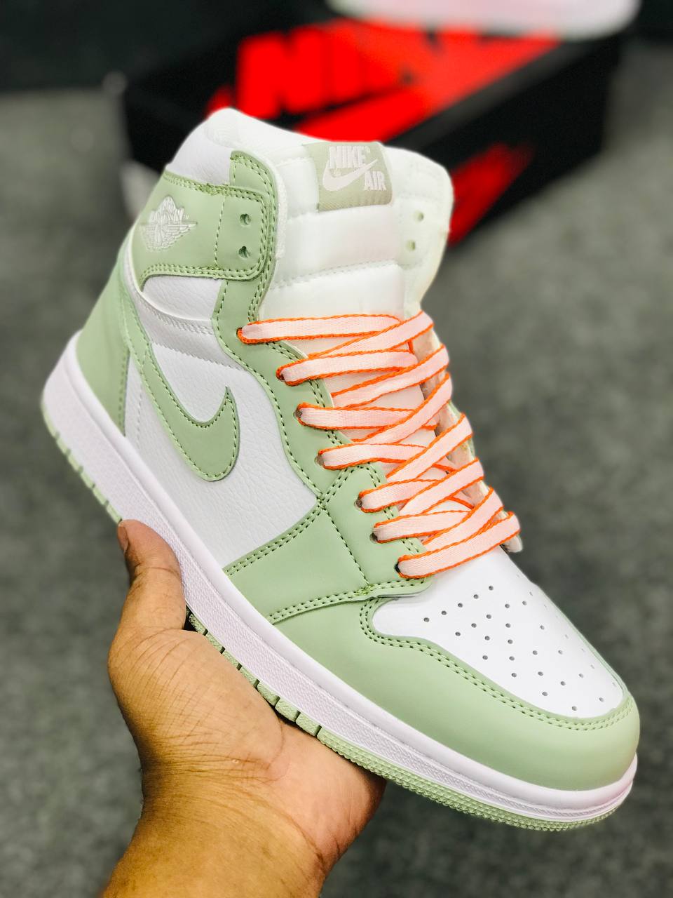 AIR JORDAN 1 HIGH OG "Seafoam"